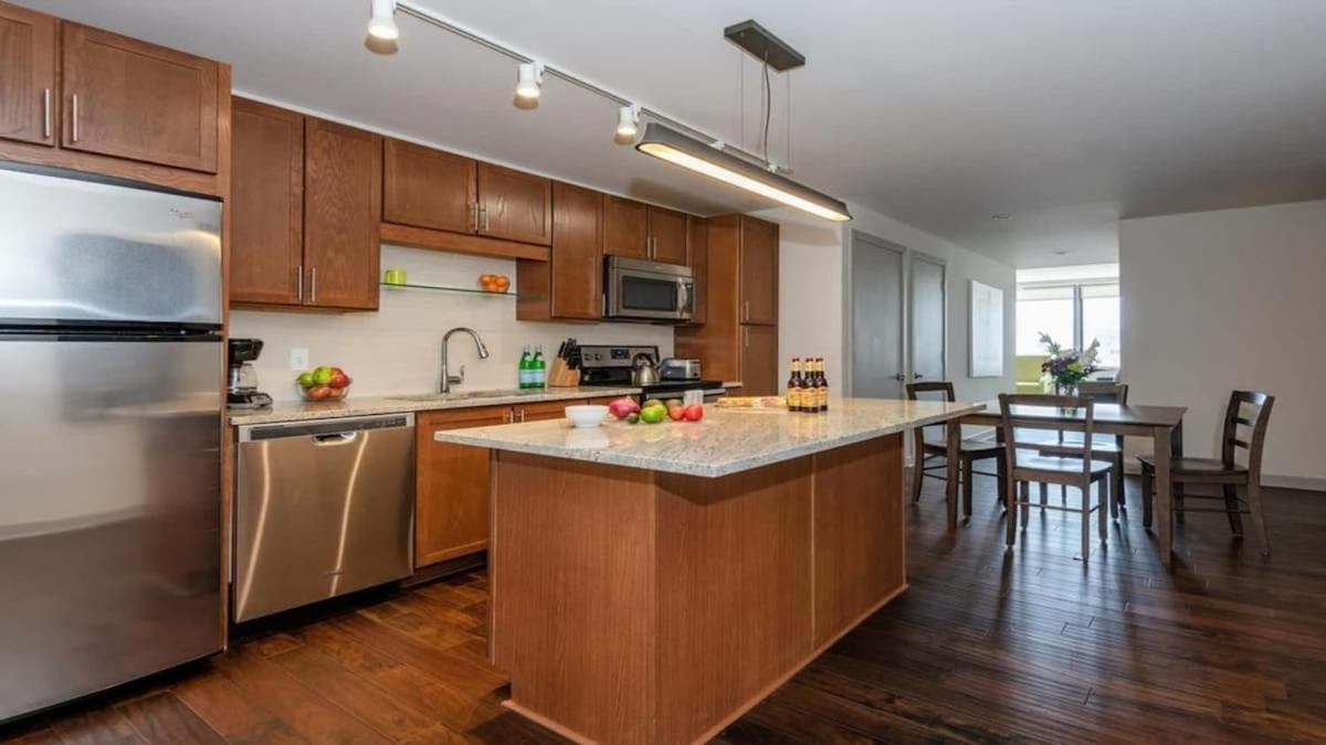 18th Fl Stylish Cozysuites With Pool, Gym #1 Appartamento *
